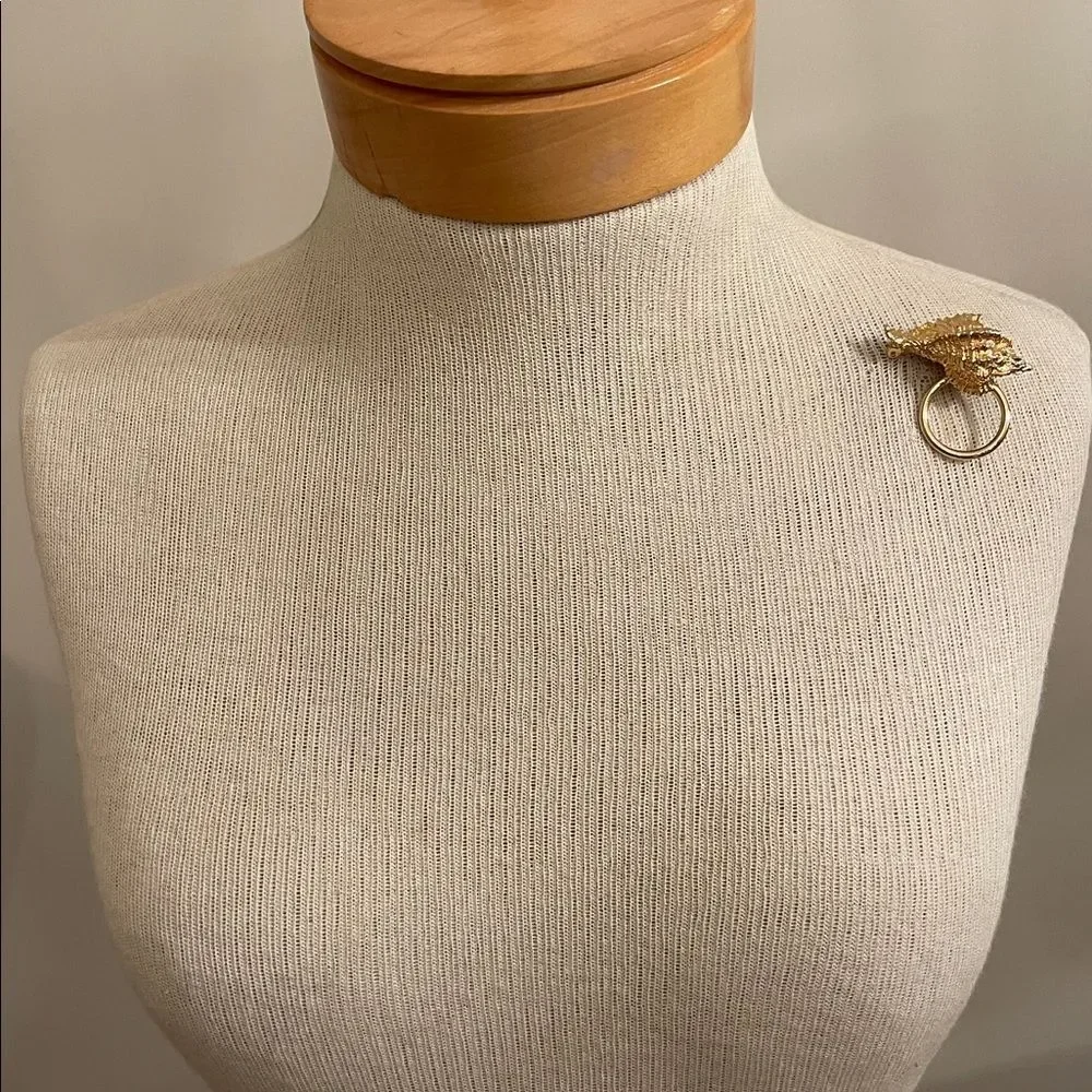 Vintage Seashell Eyeglass Holder Pin/Brooch - Scarf Ring - Gold-tone
